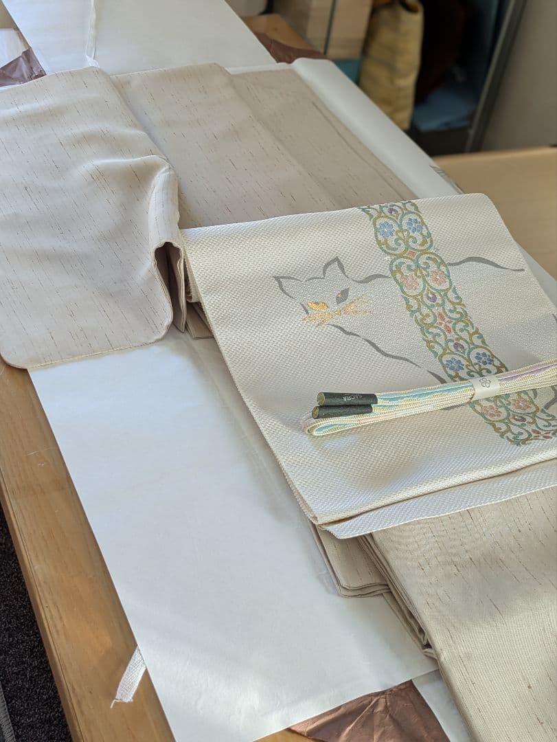 サ*ー様 正絹縦節ぜんまい紬小紋