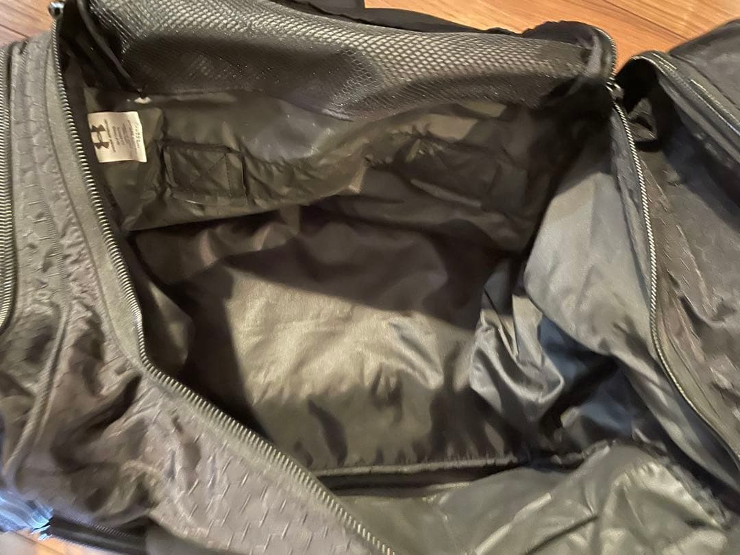 アンダーアーマー　キャリーバッグ　ボストンバッグ