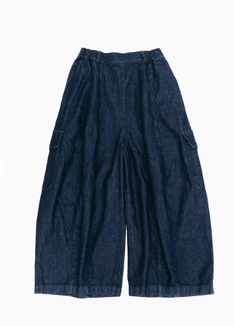 ネストローブ　コットンデニムバレルパンツ