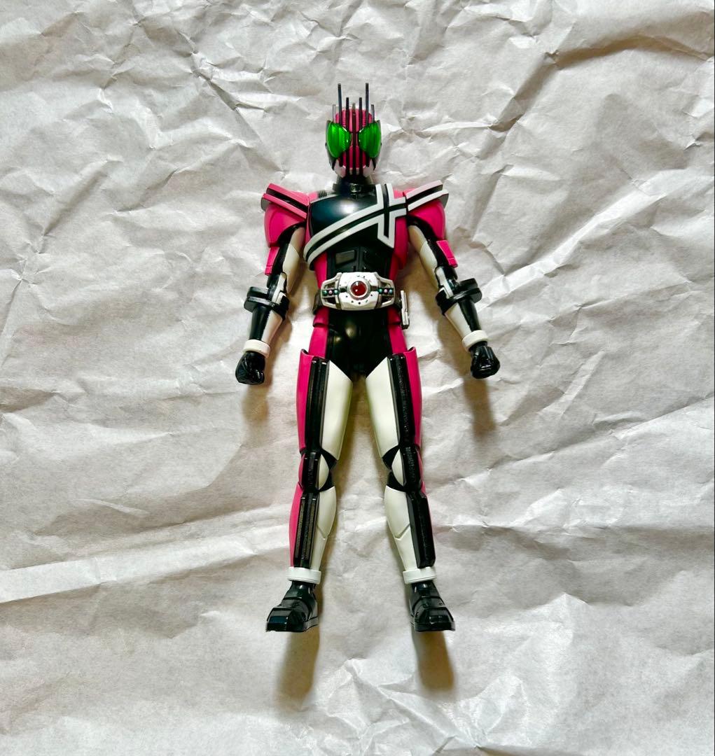 【破損有】真骨彫 仮面ライダーディケイド