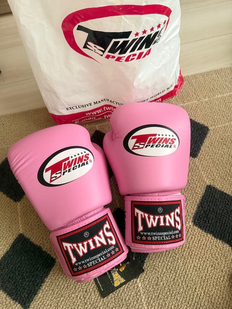 新品未使用 TWINS SPECIAL 本革ボクシンググローブ 10oz ピンク