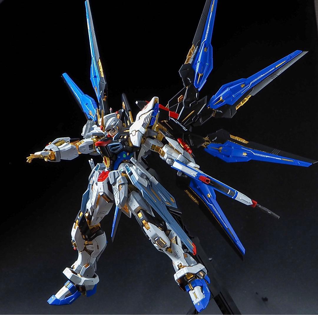 バンダイ製　MGEX ストライクフリーダムガンダム　全塗装　完成品　LED搭載