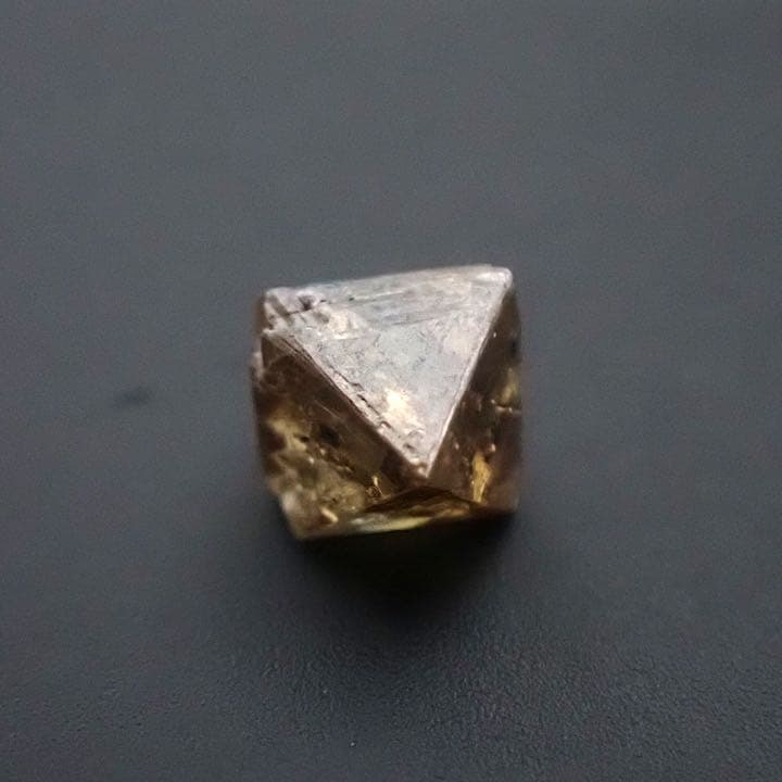 【アフリカ産】八面体ダイヤモンド原石