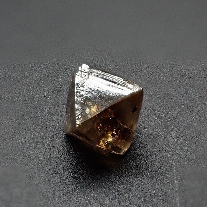 【アフリカ産】八面体ダイヤモンド原石