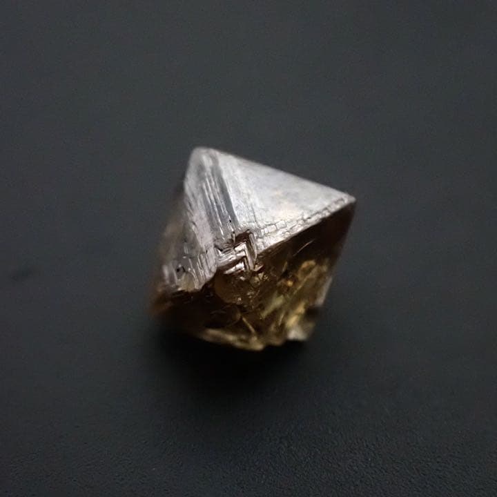 【アフリカ産】八面体ダイヤモンド原石