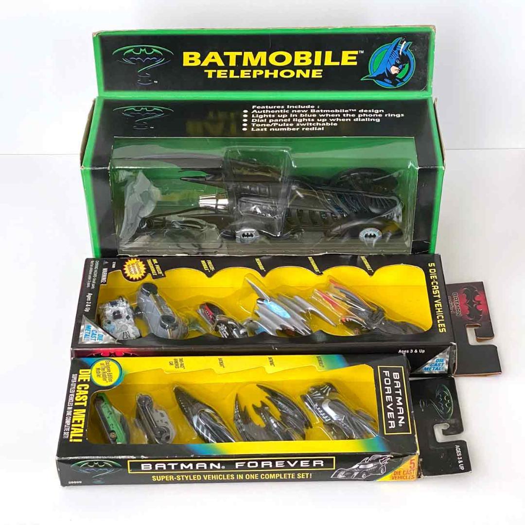 バットモービル テレフォンとミニカーのセット　batman batmobile
