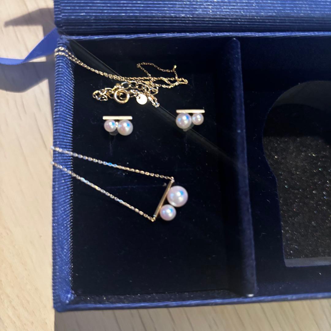 A　ヴァンドーム青山　パールピアスとパールネックレスセット