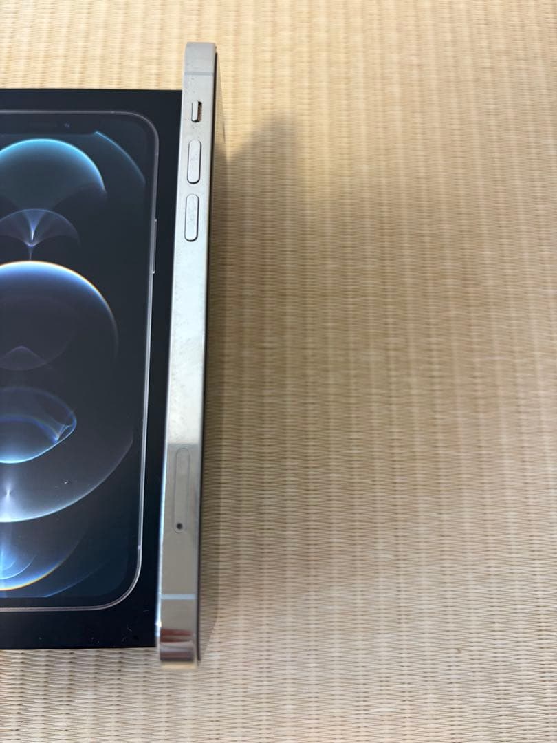 iPhone 12 pro 256GB シルバー