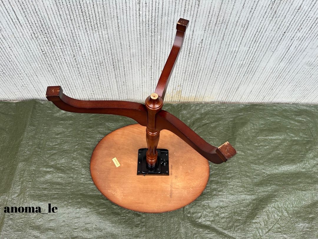 【チルトトップテーブル】UNIVERSAL　ユニバーサル　ワインテーブル