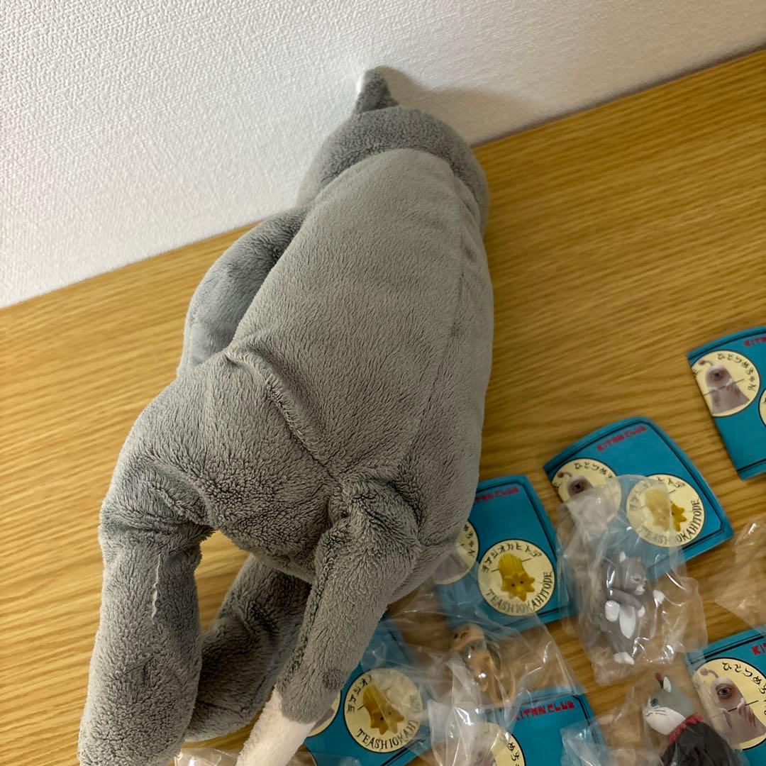 IKEA ヒグチユウコ せかいいちのねこモデル　ぬいぐるみ　フィギュア