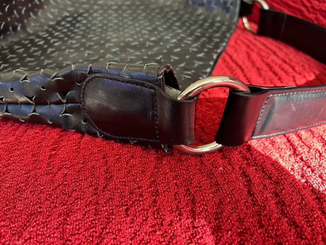 BARNEY'S NEW YORK ブラック ハンドバッグ　パンチングレーザー