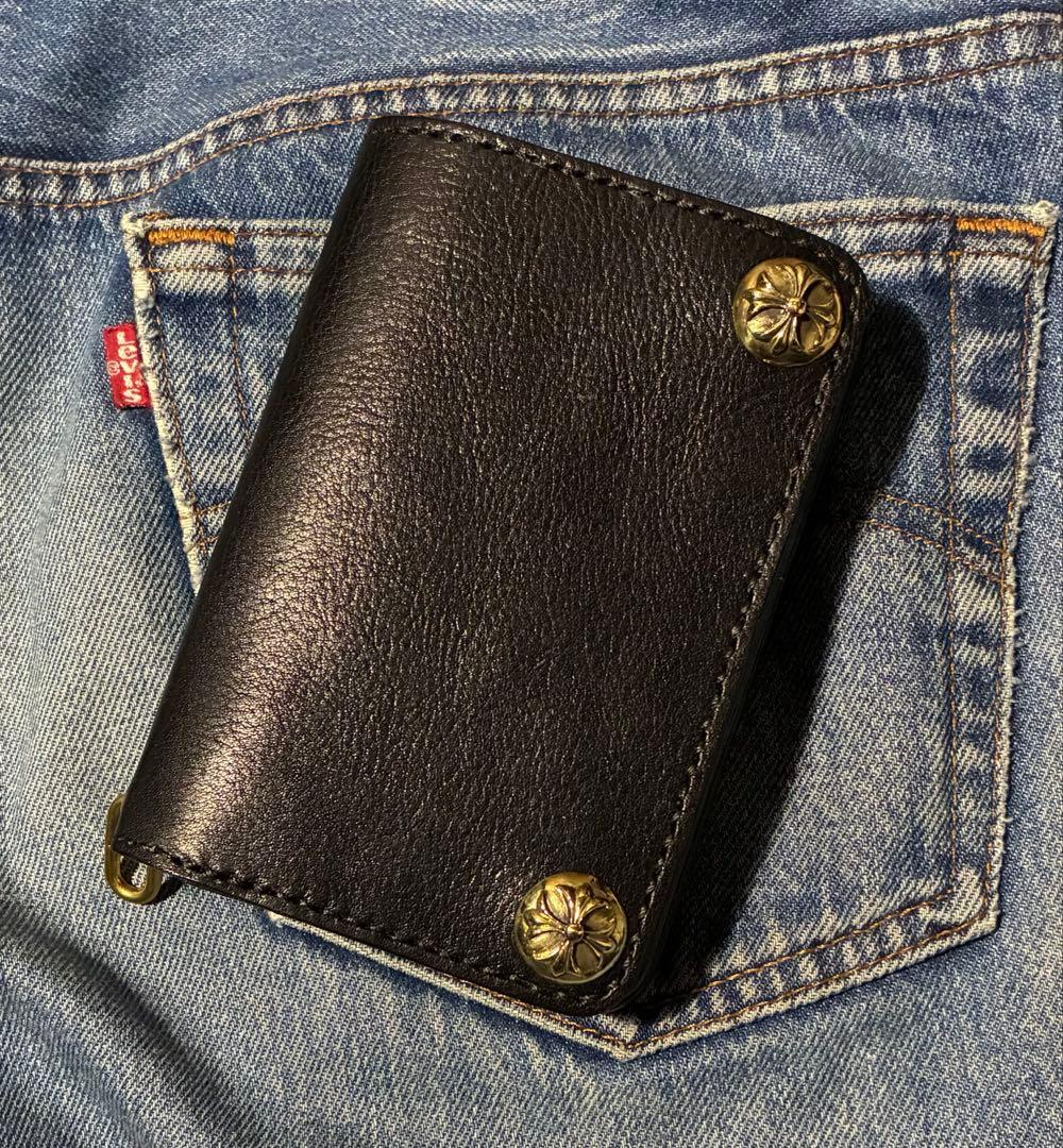 トラッカーウォレット　ミドル　シュリンク　ブラスゴールド　クロスボールコンチョ