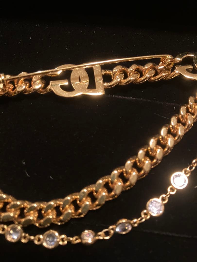 ドルチェアンドガッバーナ　ブローチ　ロゴ　ストーン　ゴールド