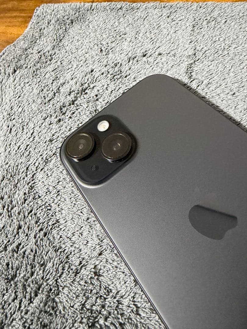 【美品】Apple iPhone 15 128GB ブラック本体