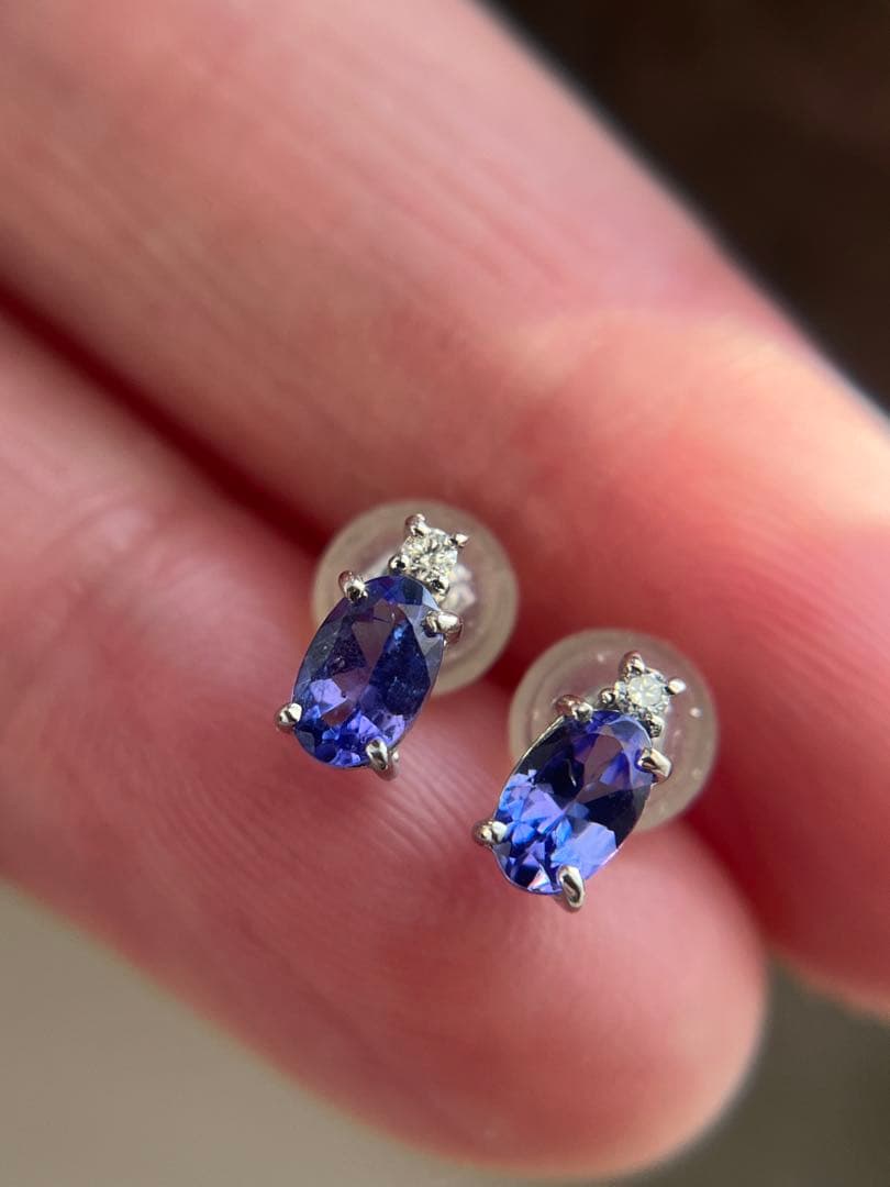 新品pt900タンザナイト0.52ctダイヤモンドピアス