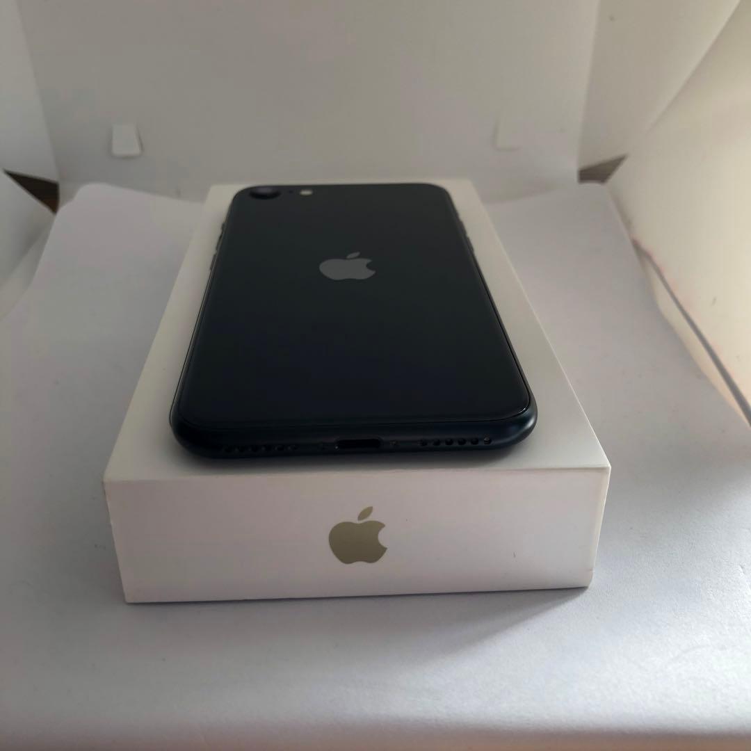 【年始割】iPhone SE3 64GB SIMフリー 【極美品】 【付属品】