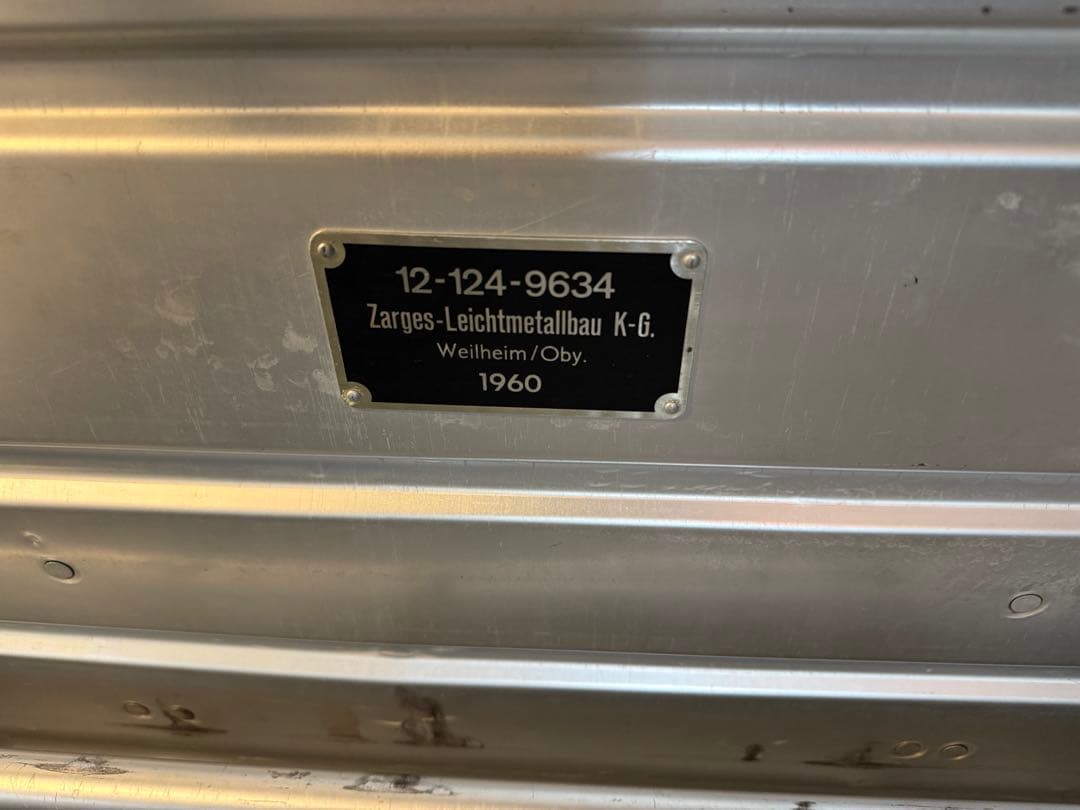 ス*ィ様 連休限定価格『激レア』zergesアルミコンテナ