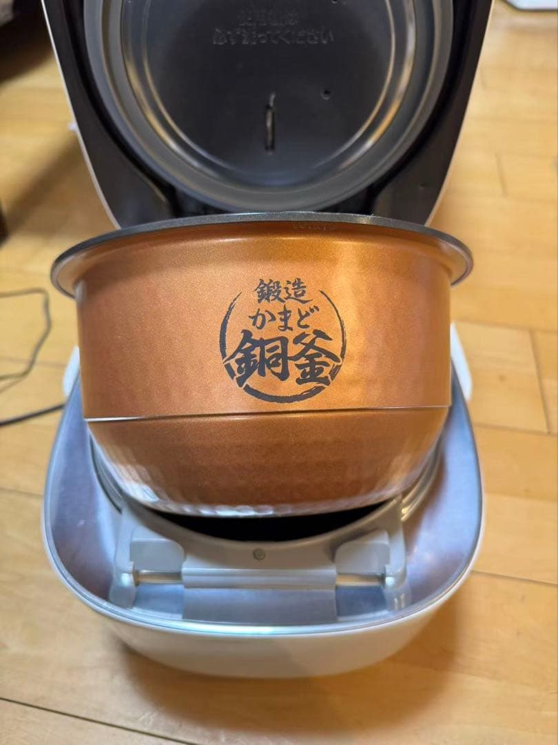 東芝 真空圧力IHジャー炊飯器　炎 匠炊き RC-10VSR-W 21年製