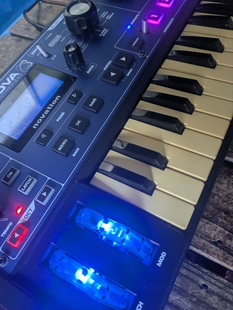 Novation MININOVA アナログシンセサイザー