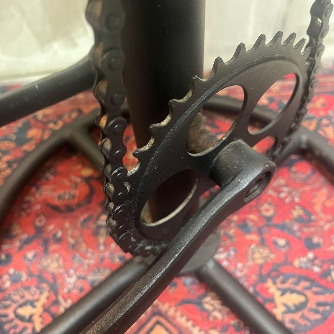 【インダストリアル、ヴィンテージ・スチールスツール、オールドレトロ椅子カウンター