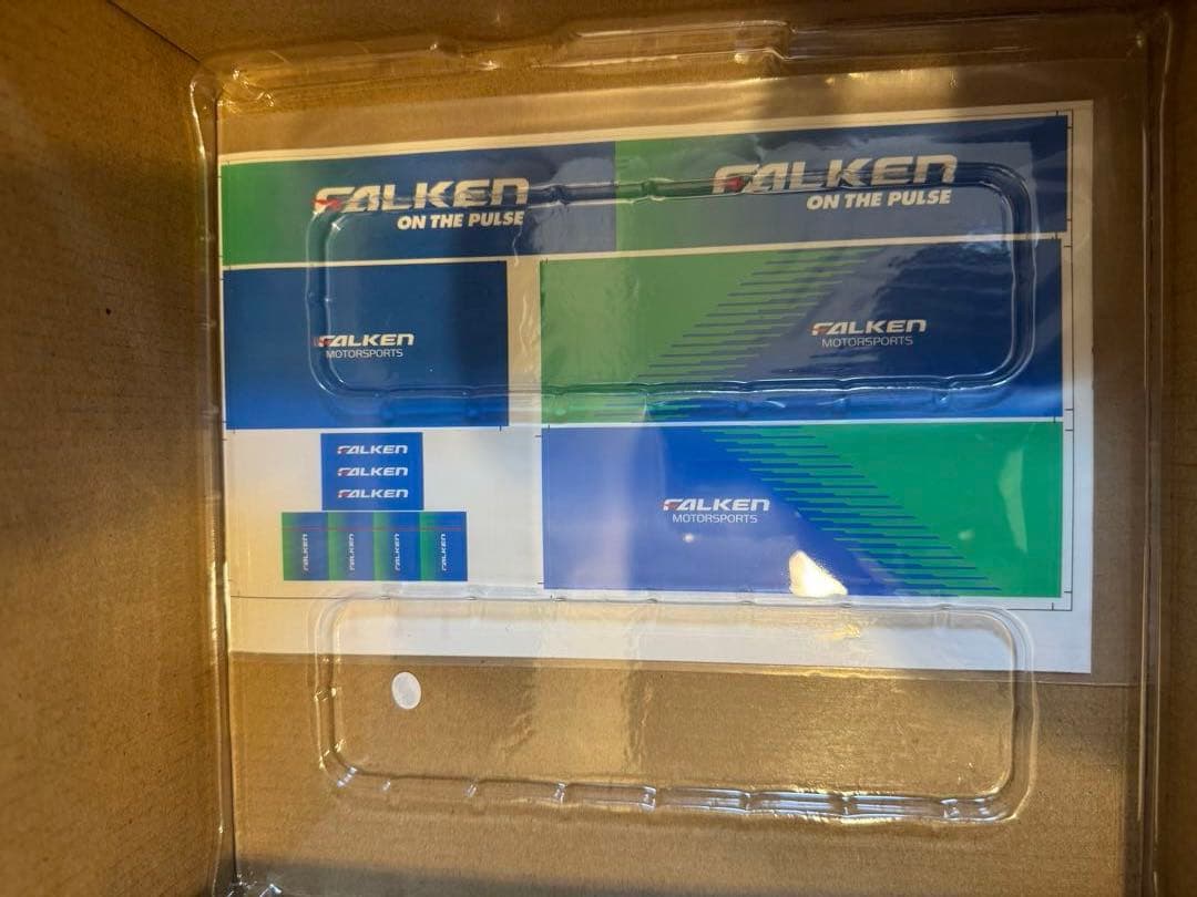 ミニカー TARMAC Porsche911GT3R PIT GARAGE DIORAMA