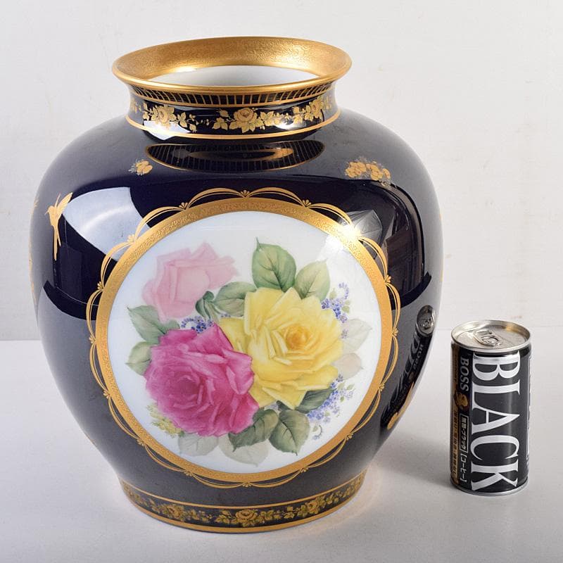 大倉陶園　OKURA　ART　CHINA　瑠璃色絵金彩　花鳥文瓶　JR8801B