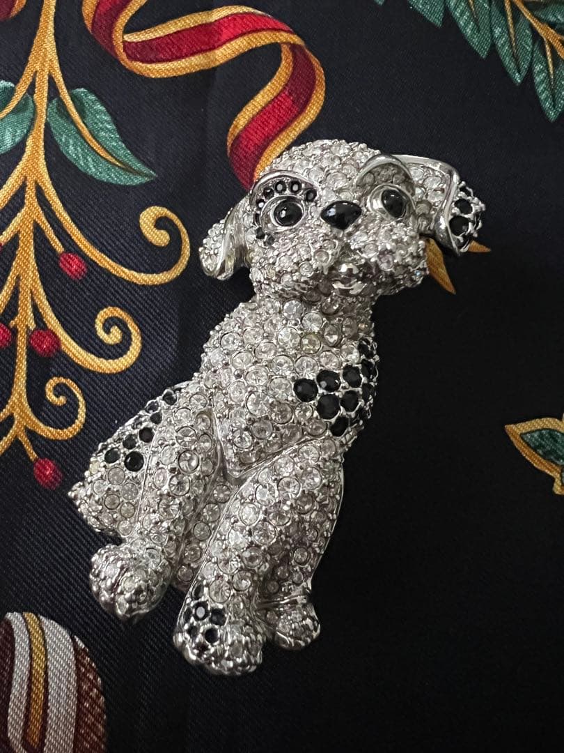 スワロフスキー☆ブローチ☆犬　DOG☆本当に可愛いです☆ダルメシアン