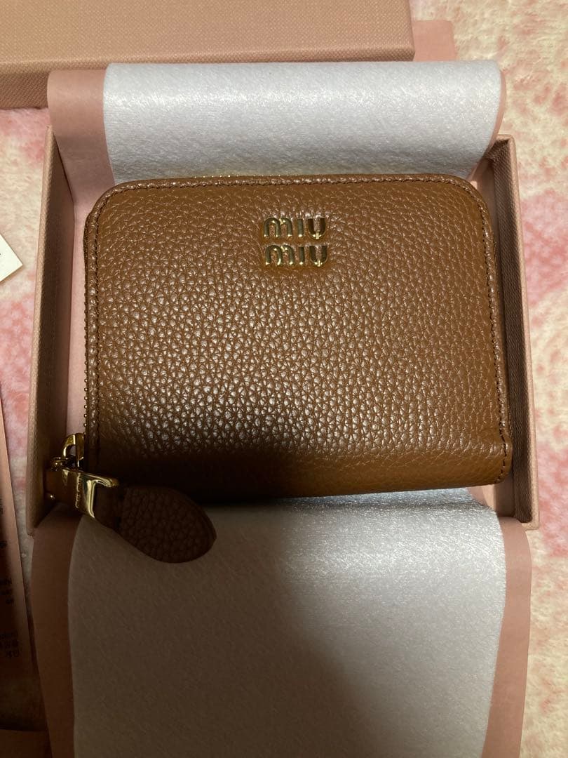 MIUMIU レザー　ケース　新品未使用