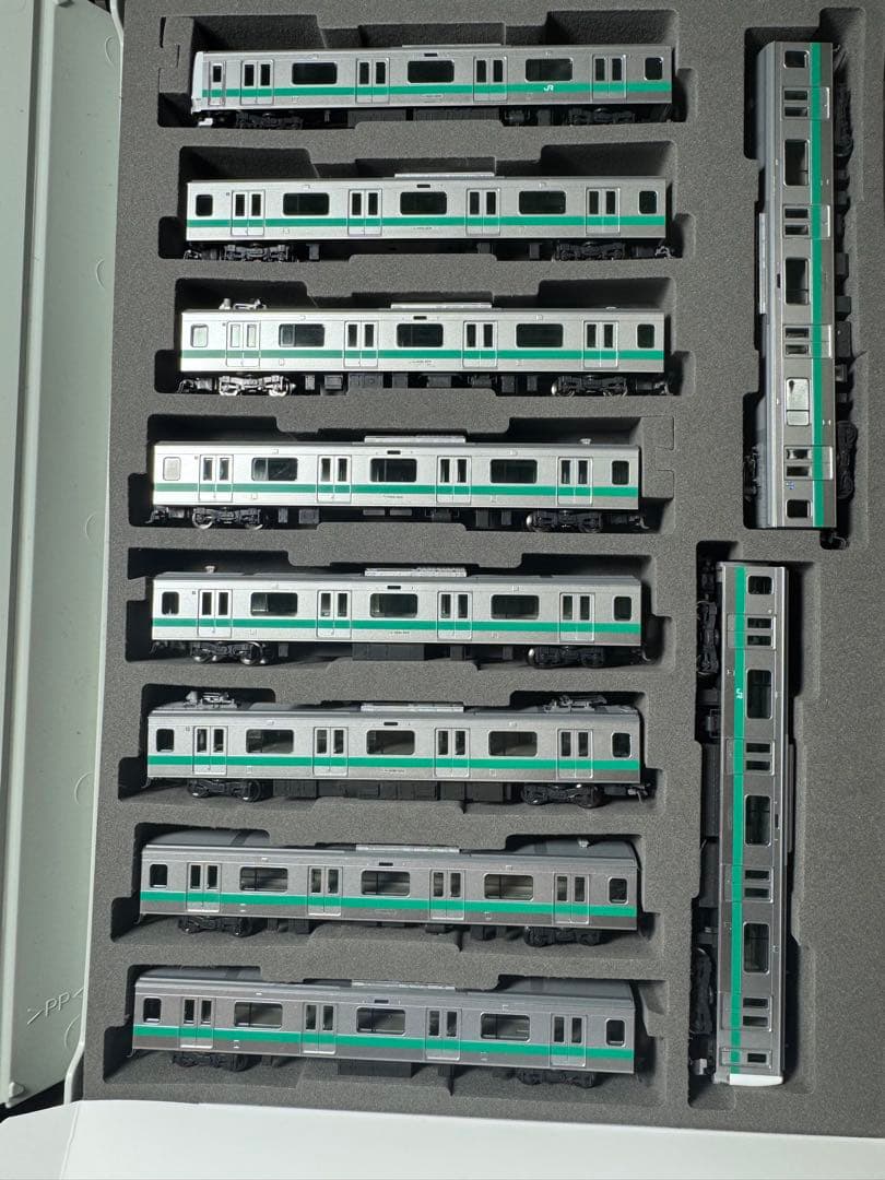 常磐線各停停車e233系2000番台10両