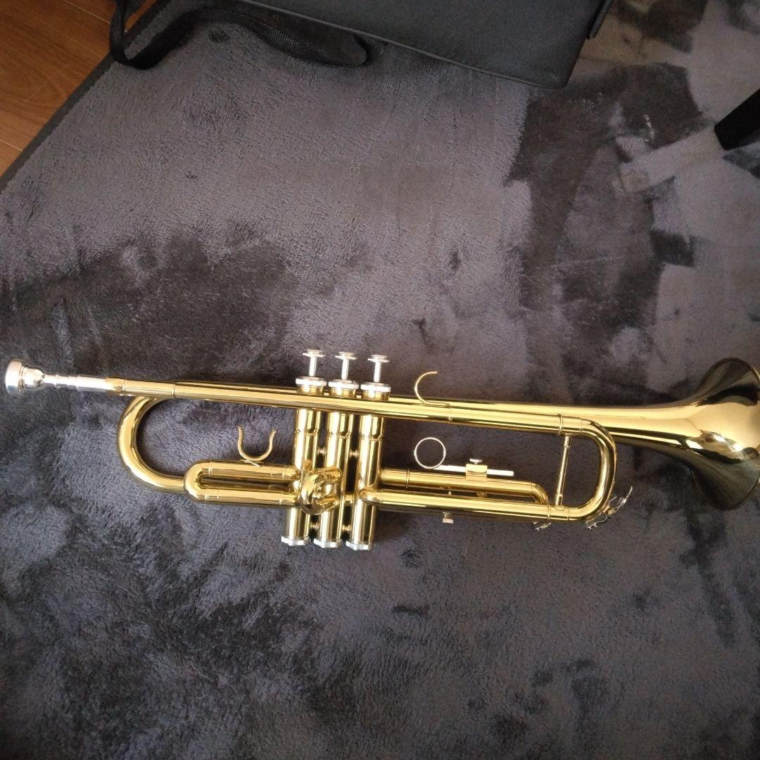 ゴールド トランペット 3バルブ ケース付き