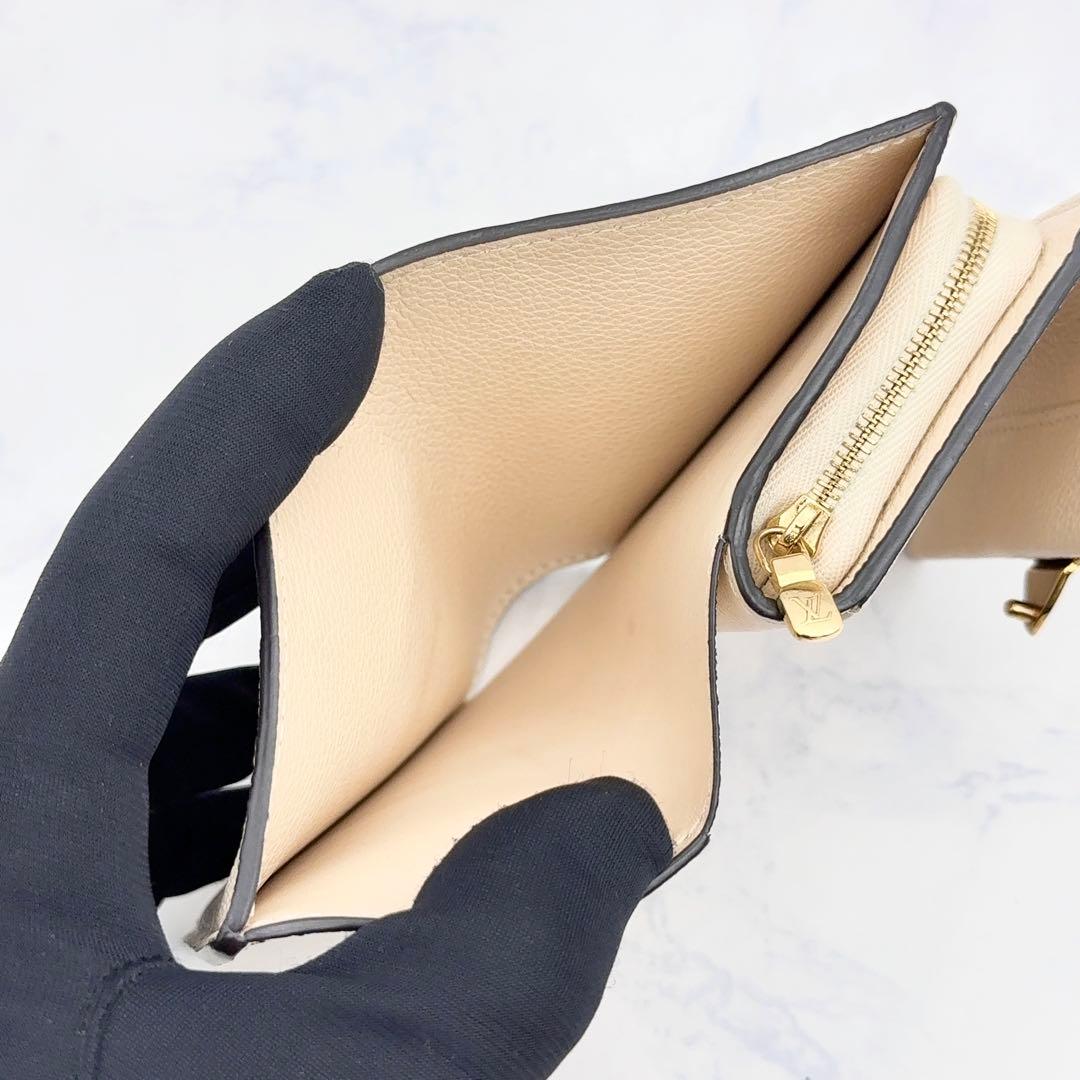 【新品級】ルイヴィトン アンプラント メティスコンパクト クレーム 白 折り財布