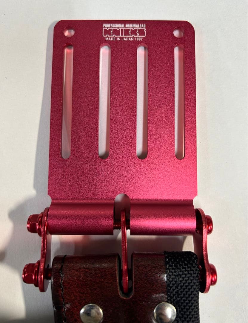 ニックス Knicks アドバンガラス革 レッド 腰道具　アルミ プレート 金具