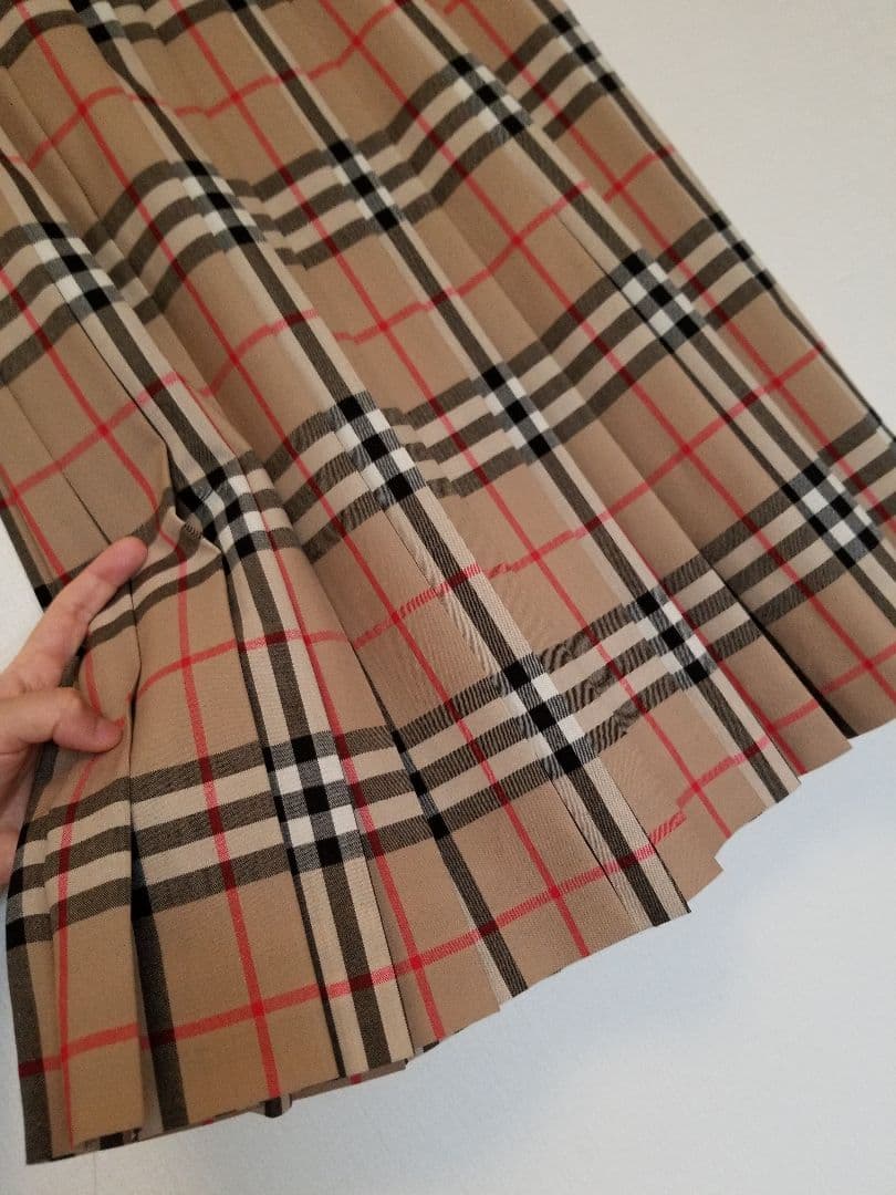 バーバリーキッズスカート未使用近 美品 上品丈 ノバチェック 茶 150 160