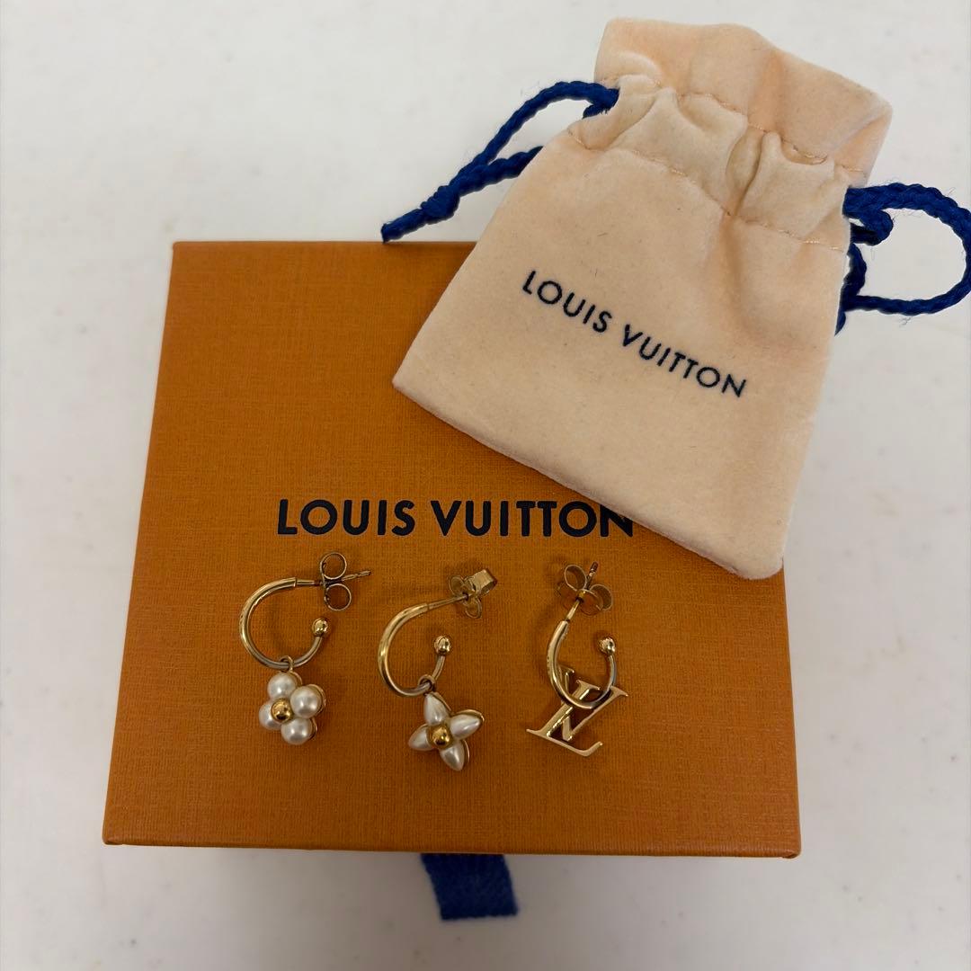 LOUIS VUITTON フラワーモチーフ ピアス
