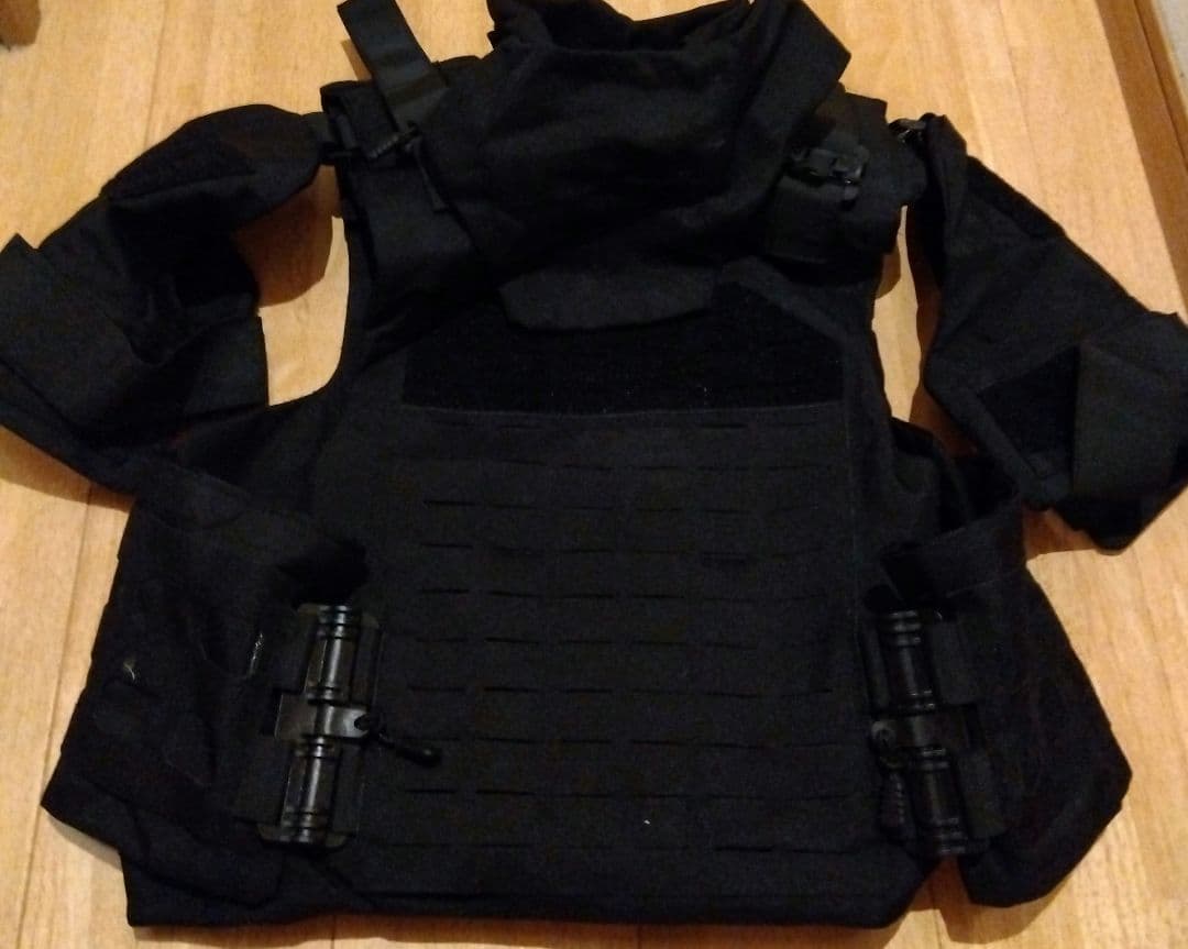 サバゲー　ボディアーマー　チェストプレート　防弾チョッキ