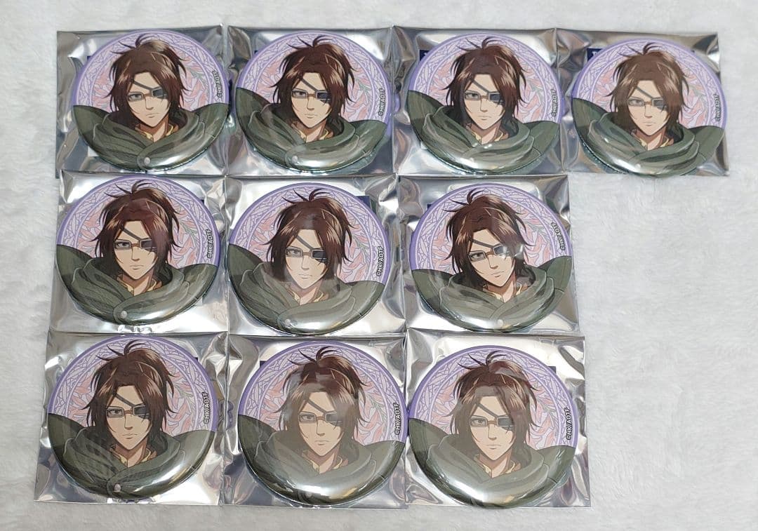 進撃の巨人　ドンキホーテ　初コラボ　限定　缶バッジ　ハンジ　10個セット