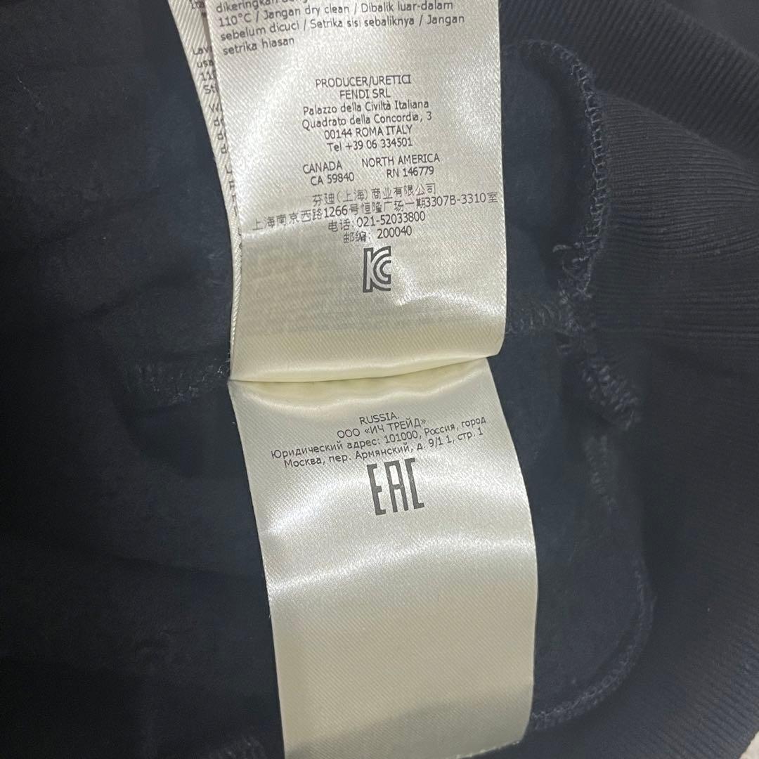 【極美品】FENDI スウェット　トレーナー　キッズ　8A 黒　ロゴ