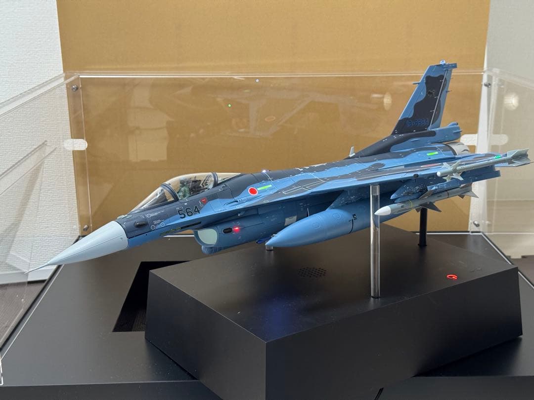 ディアゴステーニF-2A 戦闘機 大阪　直接受け取り限定