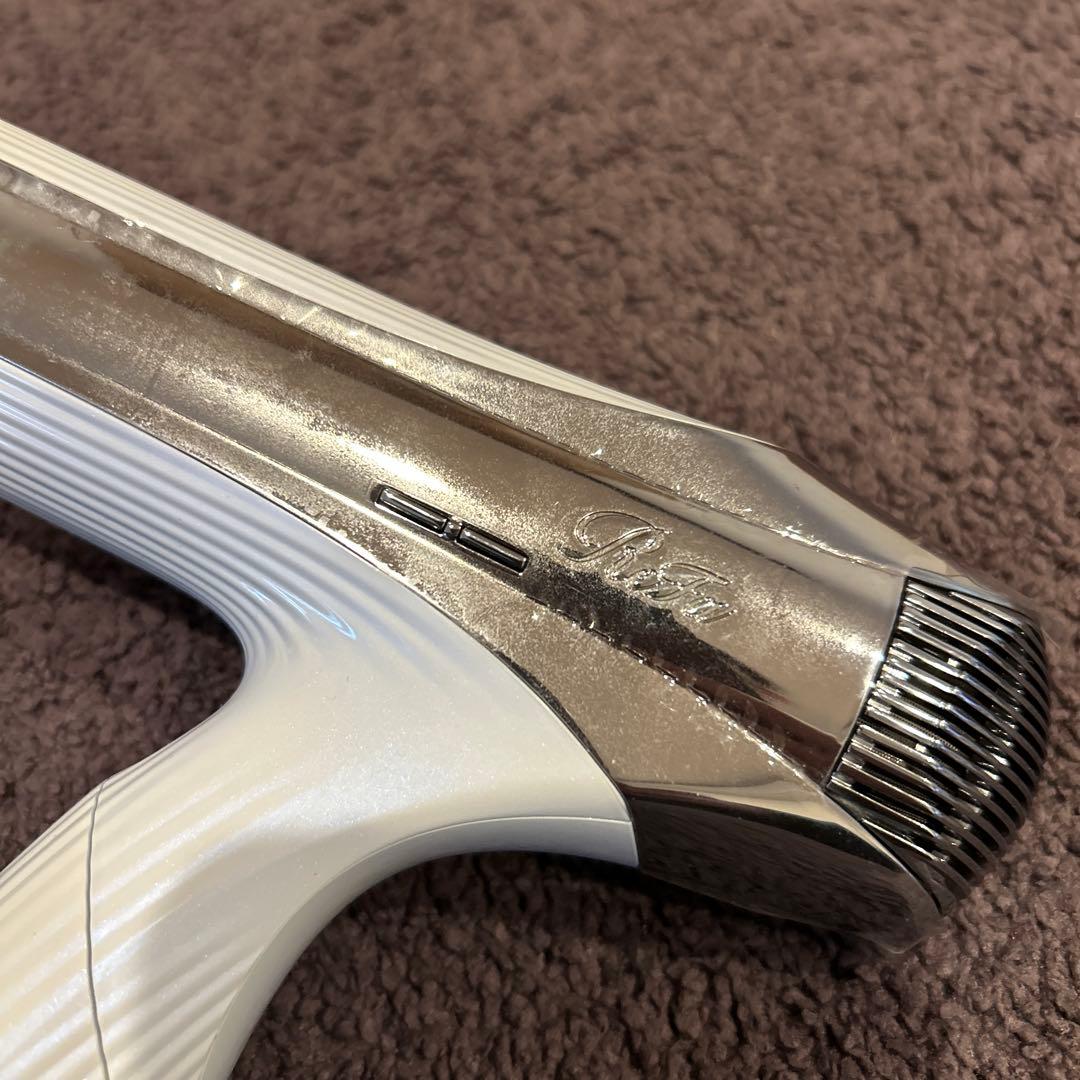 リファ　2024年　美品　ヘアドライヤー ホワイトシルバー　RE-AX-02A