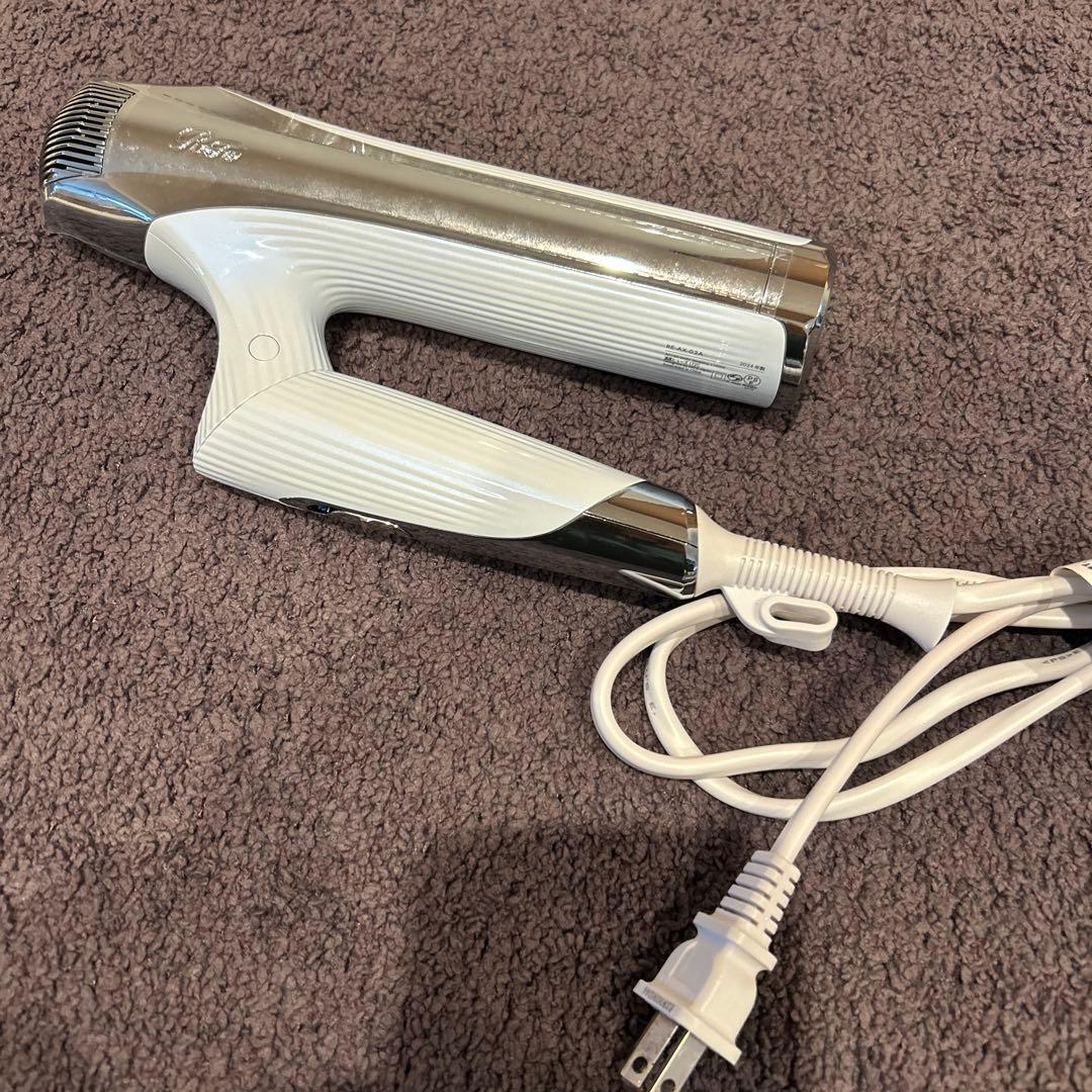 リファ　2024年　美品　ヘアドライヤー ホワイトシルバー　RE-AX-02A