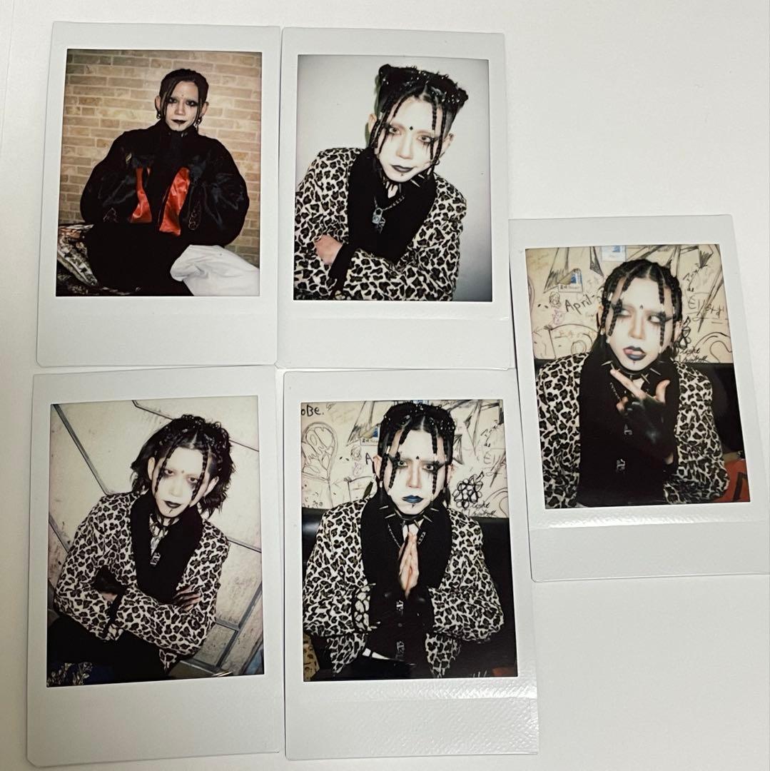 CHAQLA. ANNIE A チェキ