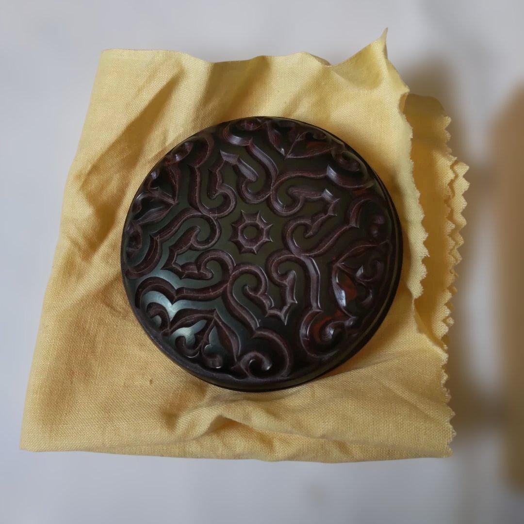 堆漆香合 『 雲彫紋 』 堆黒 香合 堆漆黒香合 共箱 茶道具 美品 です。