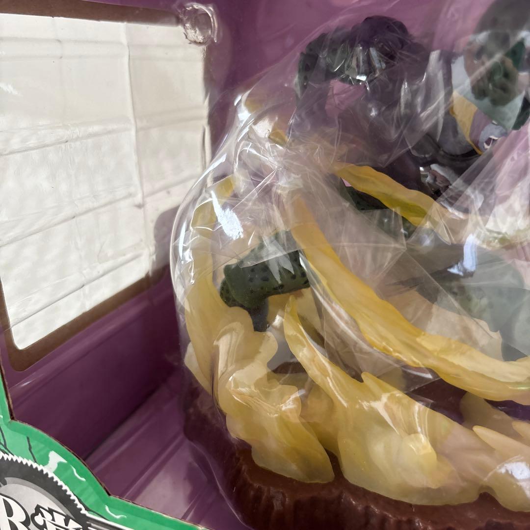 完全体セル　フィギュア