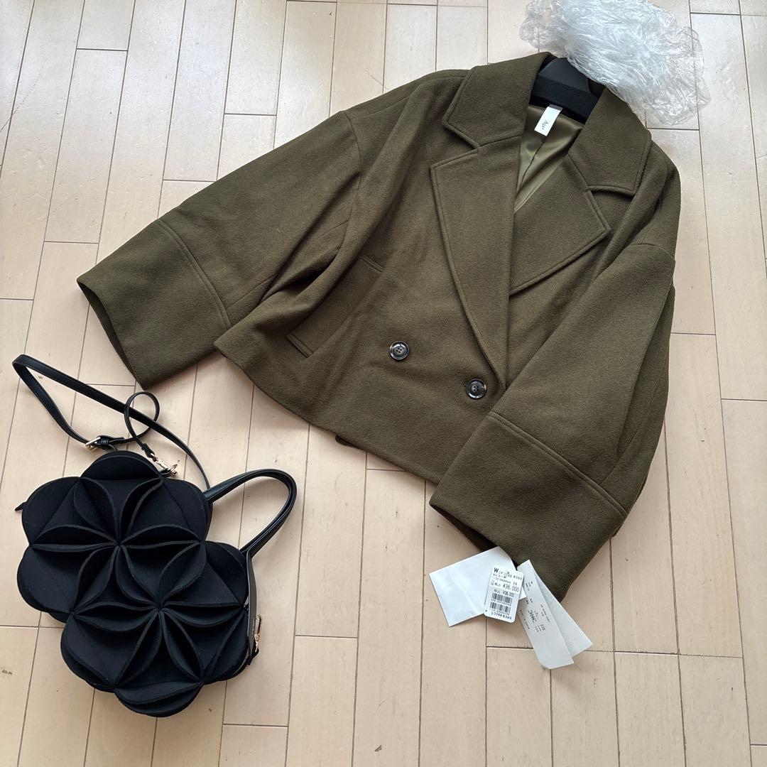 新品タグ付き☆Aga➕アウター☆定価３９０００円☆カーキ☆送料込み