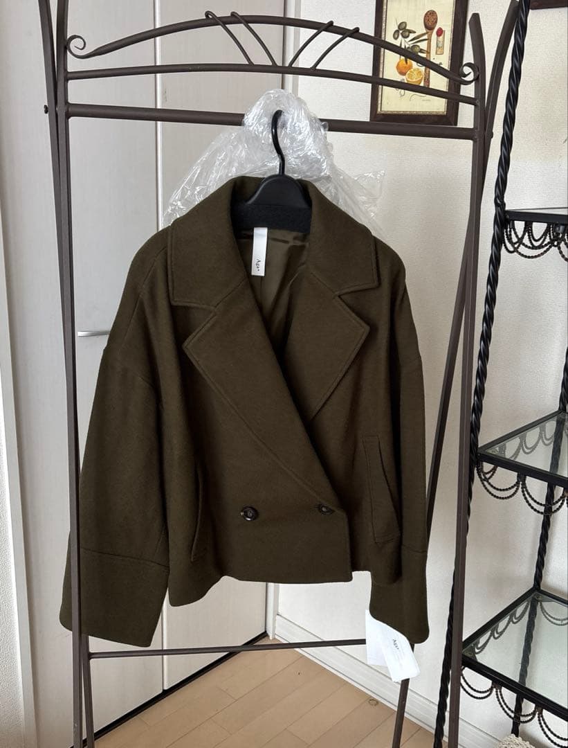 新品タグ付き☆Aga➕アウター☆定価３９０００円☆カーキ☆送料込み