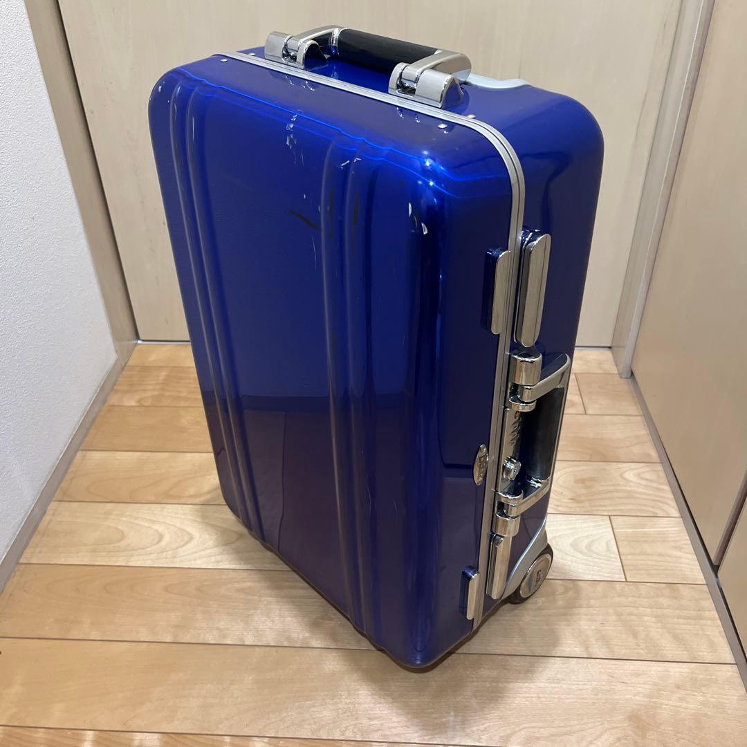 ゼロハリバートンスーツケースポリカーボネートタイプ　機内持ち込み