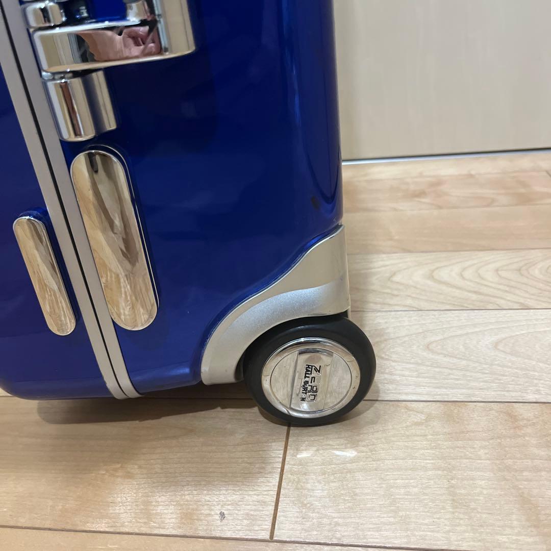 ゼロハリバートンスーツケースポリカーボネートタイプ　機内持ち込み