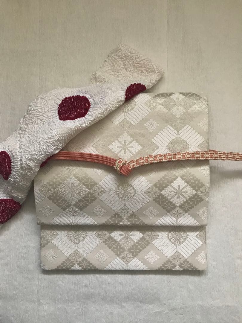 とっても使い勝手の良い白とシルバーの袋帯　正絹