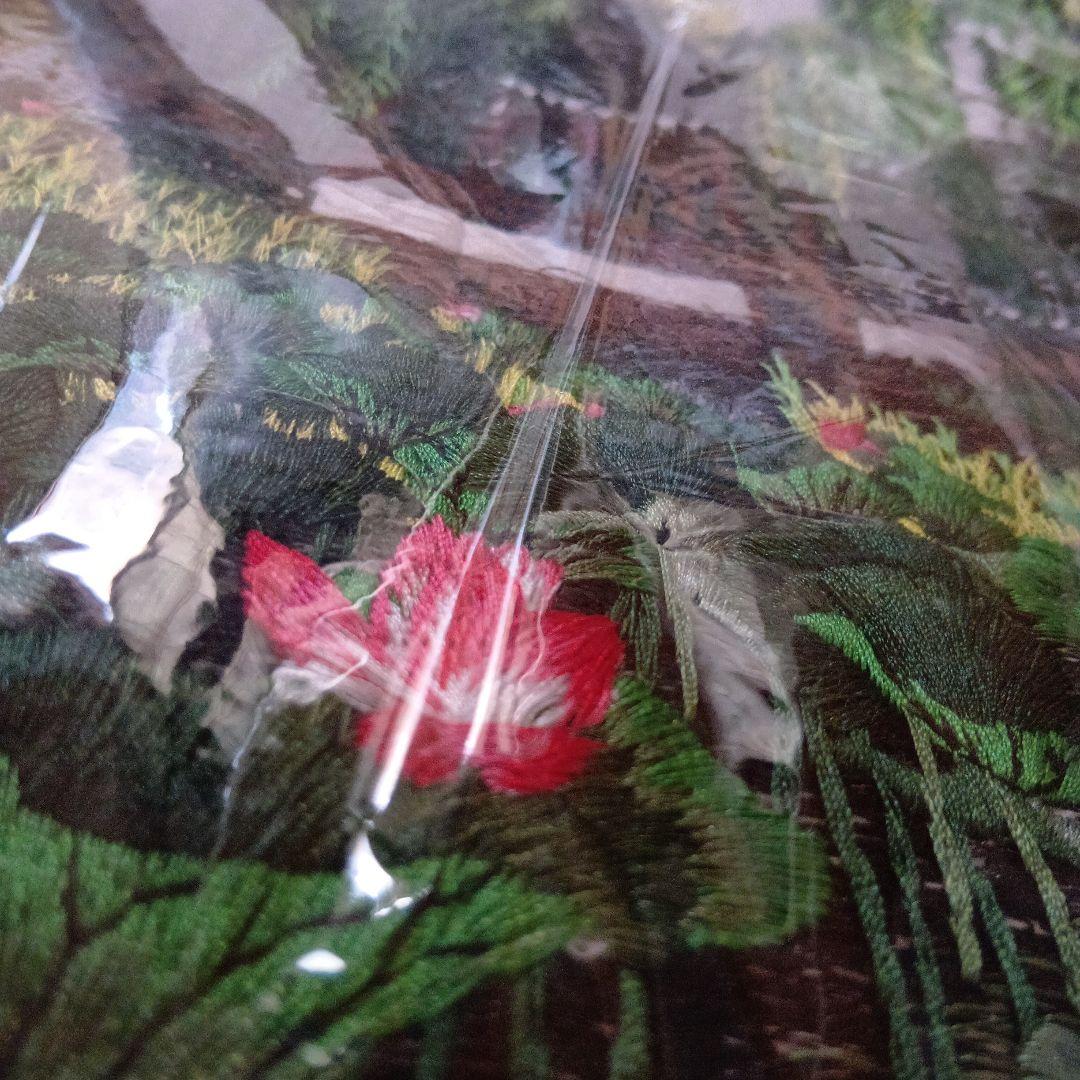 新品未使用品　刺繍絵　蓮の花　全部刺しゅう　絵画コレクション　中国　アンティーク