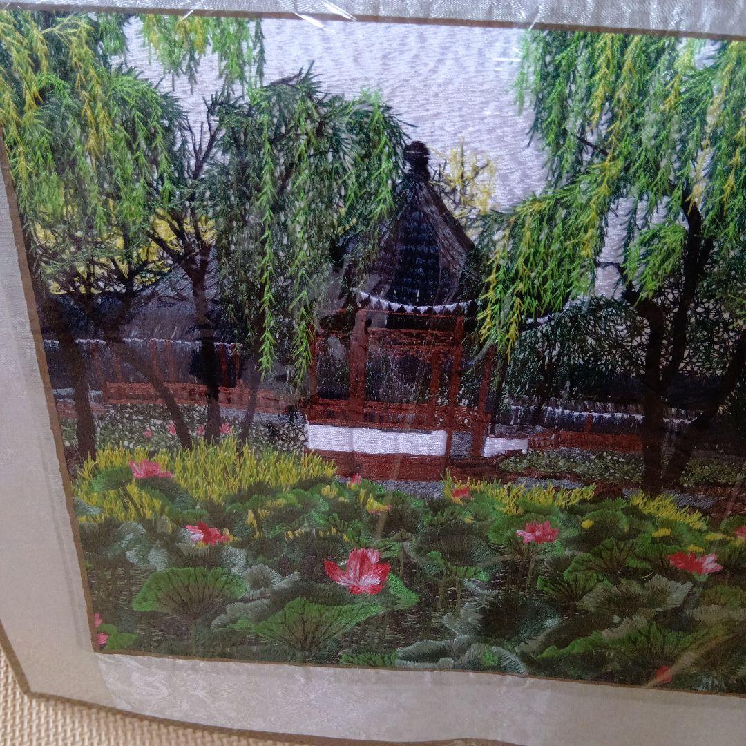 新品未使用品　刺繍絵　蓮の花　全部刺しゅう　絵画コレクション　中国　アンティーク